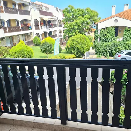 Apartment трявна бийч