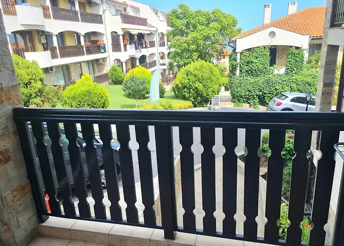 Appartamento в комплекс трявна бийч